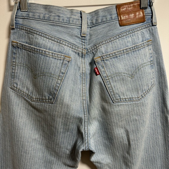 Levi's Women's Pinstripe Light Blue Straight Leg Jeans - Picture 7 of 7
